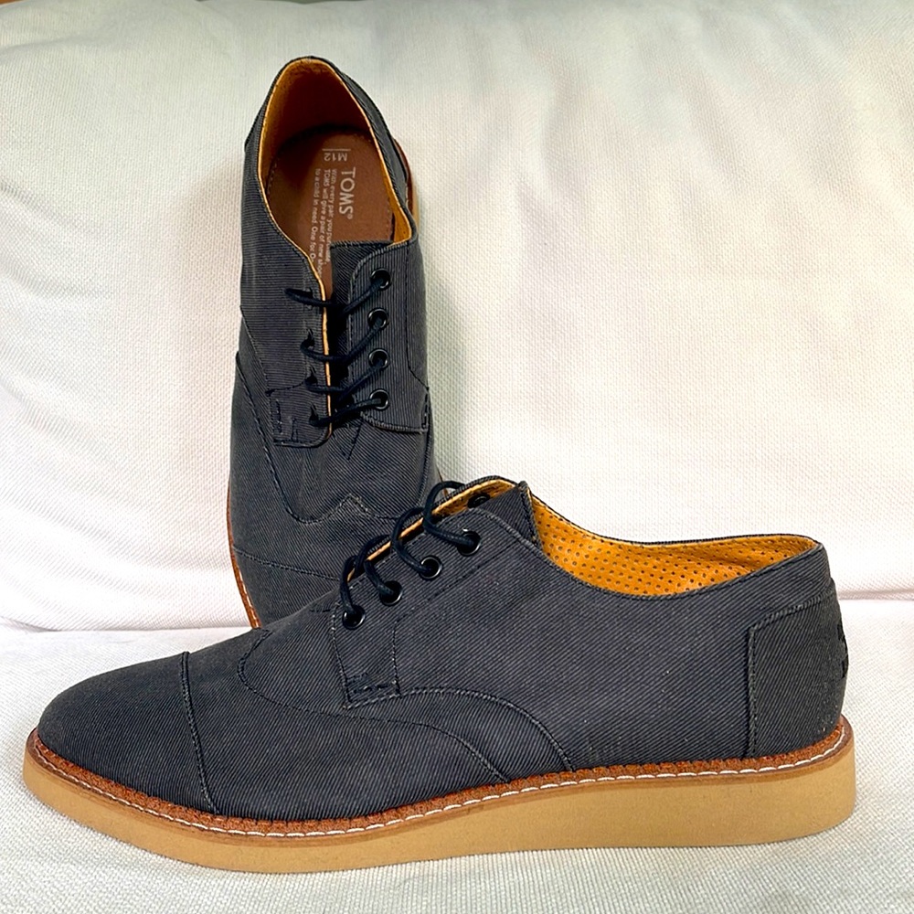 New TOMS Mens shoes